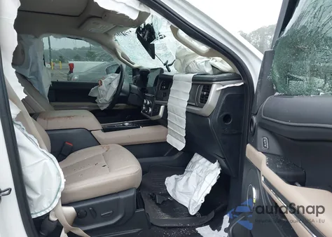 2022 Ford Expedition Xlt z USA, uszkodzony, nr VIN 1FMJU1HT8NEA44847